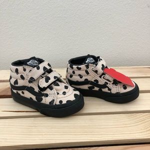 Vans baby girl high up heart sneakers